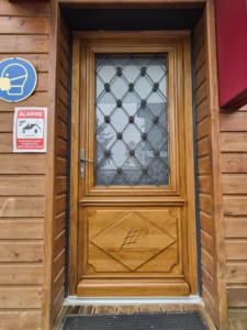 Porte d'entrée de l'entreprise Portes et Fenêtres du Périgord